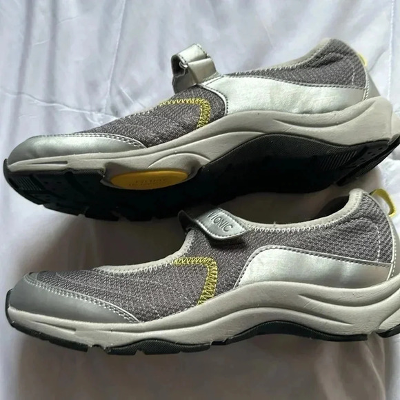 Vionic Sunset Gray Fabric Adjustable Mary Jane Athletic Sneaker 8.5 - Picture 4 of 7